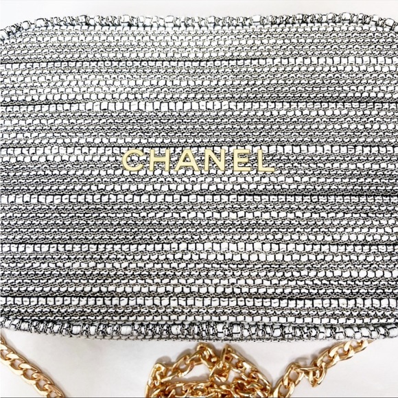 NEW CHANEL Holiday 2022 Woven Tweed Pouch Clutch -Converted To Crossbody Bag - Picture 3 of 13